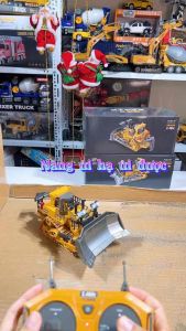 Xe ủi Yigong pin sạc điều khiển từ xa gầu sắt bánh xích chắc chắn chịu va đập