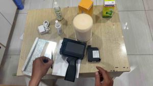 Máy in date cầm tay máy in phun date ( máy đầy đủ các phụ kiện)