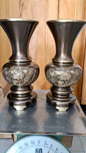 Lọ hoa đồng 30cm màu hun cạo hàng đẹp hàng shop chụp chi tiết