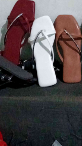 Sandal wanita teplek kekinian ekonomis