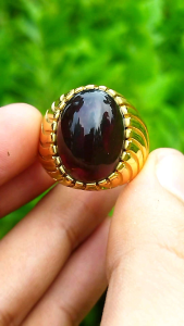 Cincin Batu Kecubung Wulung Oval: Desain Elegan & Unik
