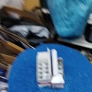 หลอด ไฟเบรค 2จุด 1016 PHYLLIS. 1กล่อง 10ดวง หรือ ยี่ห้อ ออสว่า