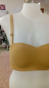 AVON SARI NON WIRE SEAMFREE CONVERTIBLE MOULDED BRA