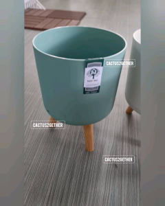 ระถางพร้อมขาตั้งไม้มินิมอล ขนาด8.5นิ้ว ถาดรองในตัวและขาตั้งไม้สีมินิมอล