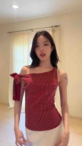 Secretwonderland Starry top ใส่ได้ทั้งปาดไหล่และไหล่เดียว สวยจึ้งเว่อร์ น้องเล่นแสงม้ากกก✨✨