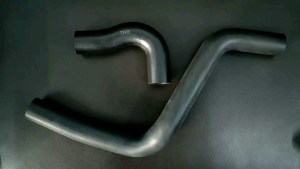 เครื่องมือช่วยในการเตรียมแอพตัวเครื่อง Chevrolet AVEO 1.4/1.6 ของคุณ ที่มีสีหม่น ท่อยางหม้อน้ำและท่อน้ำหม้อน้ำบนล่าง