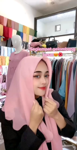 SEGIEMPAT SQUARE LASER GELOMBANG BY ULYA HIJAB Segiempat PollyCotton Premium Kekinian Limited