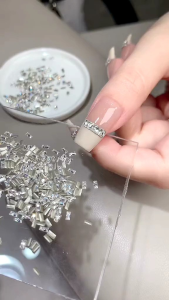 Túi charm đá khối hình chữ nhật chân bằng siêu sáng lấp lánh trang trí móng tay nail