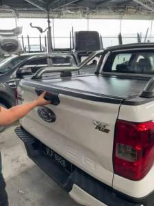 (MASTER MANUAL) Ford Ranger T9 XL XLT WILDTRAK STORMTRAK Roller Shutter Lid Alloy Bed Cover