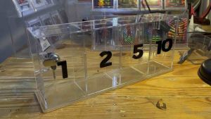 กระปุกออมสินอะคริลิคแยกเหรียญ