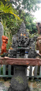 Hòn Non Bộ Thác Nước - Núi Đá Hồ Cá(d43cm r20cm c62cm)