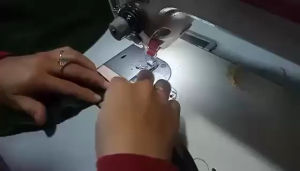 Chân vịt bẻ lai hay ghép gấp mí dùng cho máy công nghiệp 1 kim