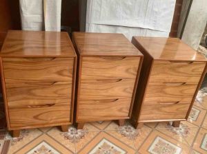 Kệ đầu giường gỗ tự nhiên-Táp đầu giường gỗ Hương vân-tủ đầu giường 3 ngăn kéo