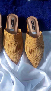 Sandal Mules Wanita UIN Collection Square Toe Rajut Elegan Hak 3cm - Warna Coffee/Hitam/Abu-abu