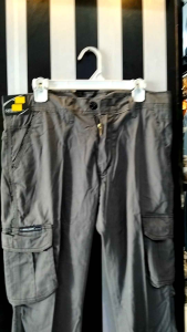 Celana Panjang Pria Model Cargo: Bahan Berkualitas & Desain Nyaman