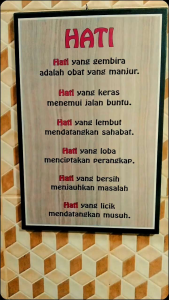 Hiasan Dinding HATI: Aksesoris Dekorasi Dinding Romantis