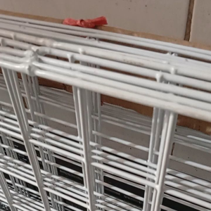 Rak Dinding Kawat Besi Tebal Putih Panjang 115x75cm & Rak Display Accessories