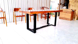 Meja Kayu Trembesi Suar: Meja Kayu Berkualitas Tinggi & Desain Elegan