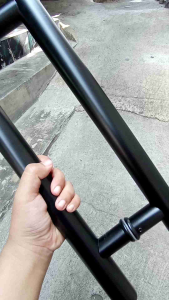 Handle pintu kaki baut tembus bulat 1¼ finishing powder coating full hitam
