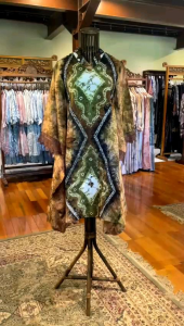 Khanisa Tunik Viscos Renda by Dian Pelangi LIMITED EDITION Blouse Baju Atasan Kemeja Blus Outfit Batik Busui Pesta Pernikahan Kondangan Kerja Kantor Casual Formal Wanita Hijaber Cantik Anggun Modis Modern Elegan Mewah Model Korea Motif Jumputan Terbaru