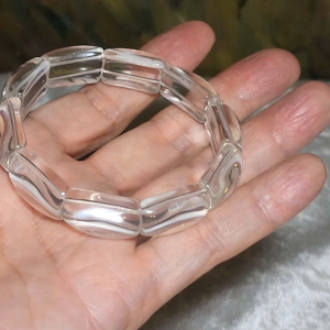 Premium natural untreated Clear Quartz bangle like bracelet [Natural Crystal] 优质天然白水晶手排