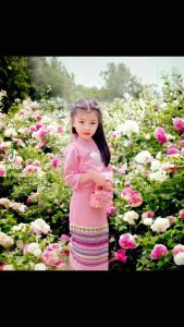 ชุดไทยใส่ไปโรงเรียน