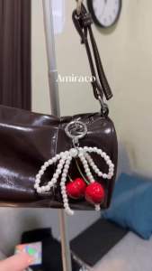 AMIRACO Gantungan Mutiara Cery Bag Charm Cery Mutiara