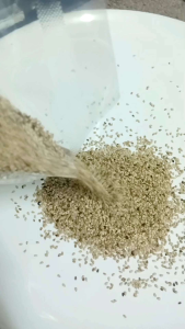 ใช้สำหรับโรยหน้าสลัดโรลสลัดผัก ทำเป็นซูปธญพืช หรือผสมในเครื่องดื่มเพื่อสุขภาพ