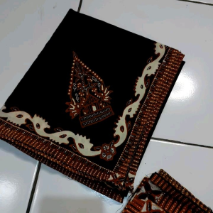 Udeng Jawa Batik Tulis Lembaran: Desain Batik Klasik & Aksesori Batik untuk Pakaian