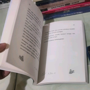 Perempuan Berwajah Teduh by Fauzan Amarul