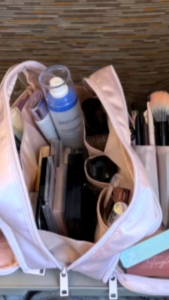 BAG TRAVEL/BAG MEK UP/BEG COSMATIK EASY TO BRING