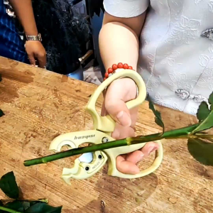 Kéo 2 trong 1 dùng cắt cành tuốt gai (Tặng kèm thêm 1 lưỡi dao).
