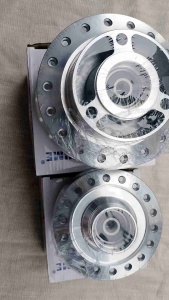 Raider 150 Hub Set with bearings and spacers.