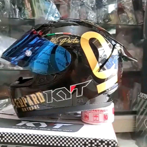 paket ganteng HELM KYT R10 BLACK METALIC ORIGINAL-leopard/red bull