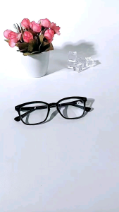 Kacamata Minus Kacamata Rabun Jauh -0.50 sd -4.00 Frame Kotak Persegi Tangkai Sudah Pakai Per WD800D-MN