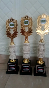 Piala Lomba Trophy Kejuaraan Marmer Panjang Satu Set