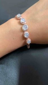 翡翠白条蛋面玫瑰金手链S925国标银支持全球复检  Jadeite White Stripe Cabochon Rose Gold Bracelet (S925 National Standard Silver Supports Global Reinspection)  Gelang Zamrud “White Bar” dengan Permata Bentuk Telur Emas Mawar Perak Piawaian Kebangsaan S925