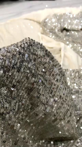 vải kim sa cao cấp màu trắng kem co dãn _( khổ 1m3) may đầm đẹp sang