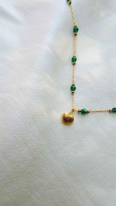 BBสร้อยคอสแตนเลสแต่งลูกปัดเขียวจี้หอย