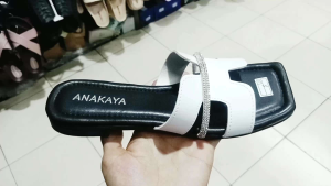 sandal selop Santai