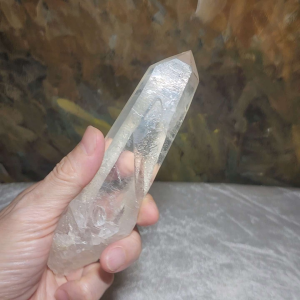 Premium 17 cm natural untreated unprocessed raw Clear Quartz point [Natural Crystal]