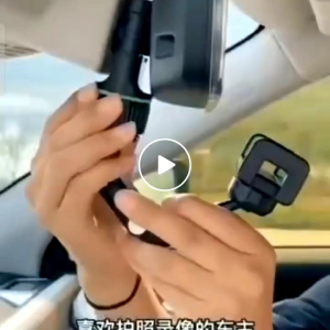 360° Automatic Adjustment Universal Clip Mobile Phone Bracket Look at the navigation without bowing your head Multi-Functional bracket mobile phone clip. Car rearview mirror.看导航不低头360°自动调节 多功能夹手机支架