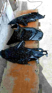 sambungan body samping dan tutup mesin vario techno 110 karbu karbon forget