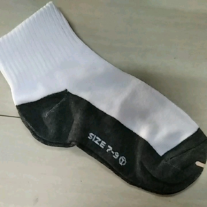 ถุงเท้านักเรียนข้อสั้น สีขาวพื้นเทา + สีน้ำตาล ราคาต่อ 1คู่ ยืดเยอะใส่สบายงานไทย พร้อมส่ง มีชำระปลายทาง