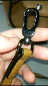 Tas Preloved CUIR Small: Gaya Vintage & Fashion Wanita