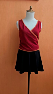 NEW WITH TAG atasan wanita merah maroon wool GUESS cewek M L model kimono MEWAH crop top kutung vneck