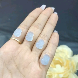 Tỳ hưu Aquamarin mini làm charm mặt nhẫn TUDO