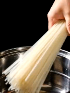 Gui Lin RIce Noodles a 500g 1 a