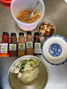 ก๋วยเตี๋ยว สูตร หมี่คลุก สำเร็จรูป รสชาติหวาน เปรี้ยว เค็ม กลมกล่อม ปรุงสำเร็จ โรงเรียน อาหารบ้าน
