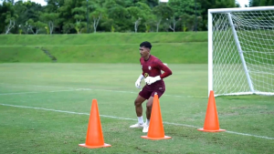 Sarung tangan kiper Pgs titanium terbaru hitam